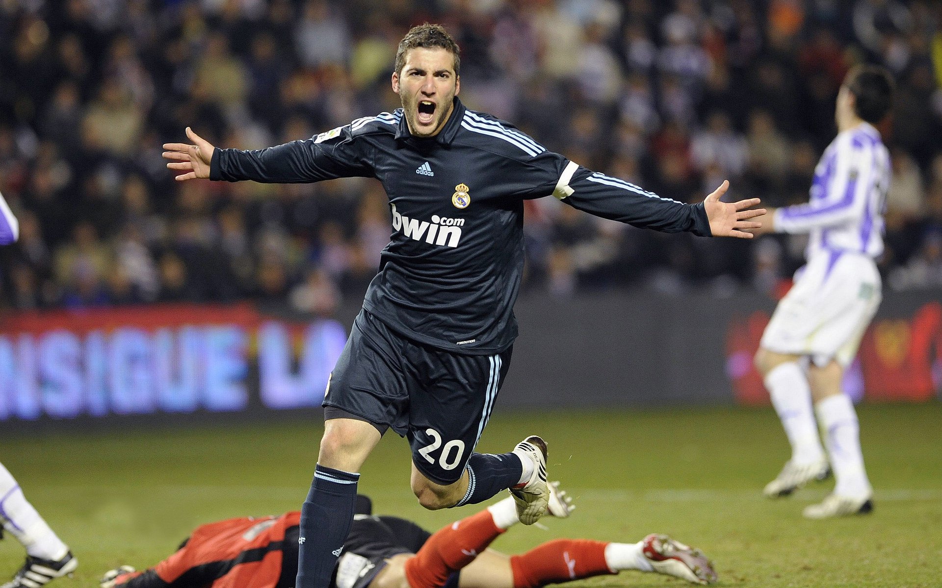 比利亚盛赞斗牛士青春风暴,亚马尔有望超越我的传奇纪录